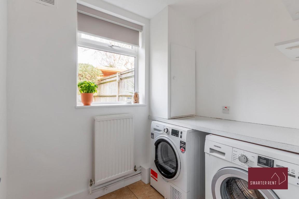 Kingston On Thames Pets Welcome Garden 3bed